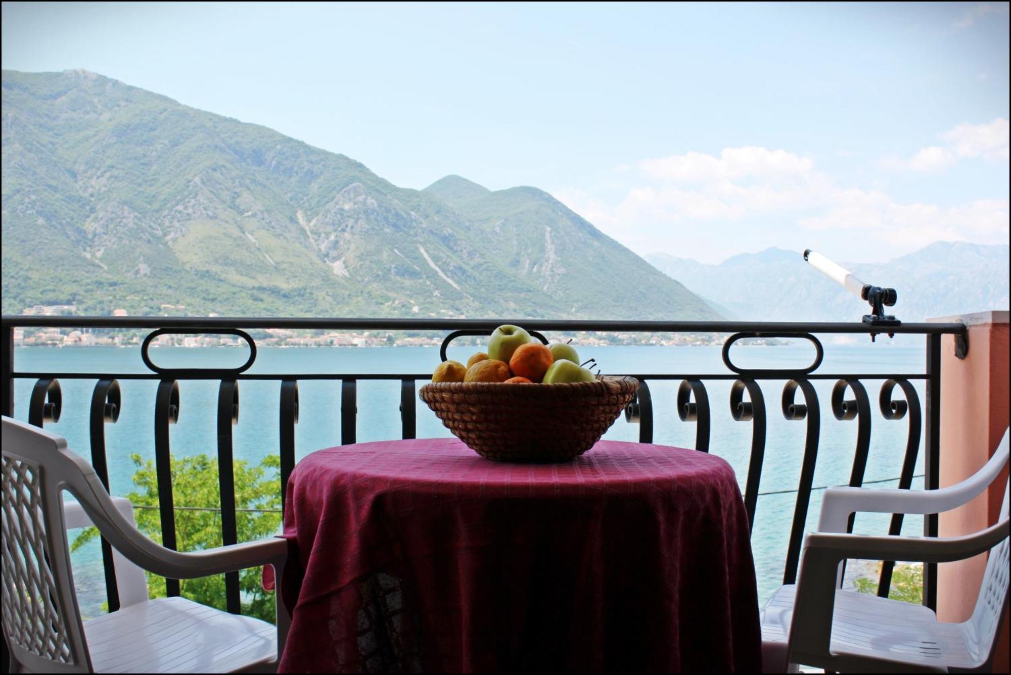 Accommodation Tomcuk Kotor Exterior photo